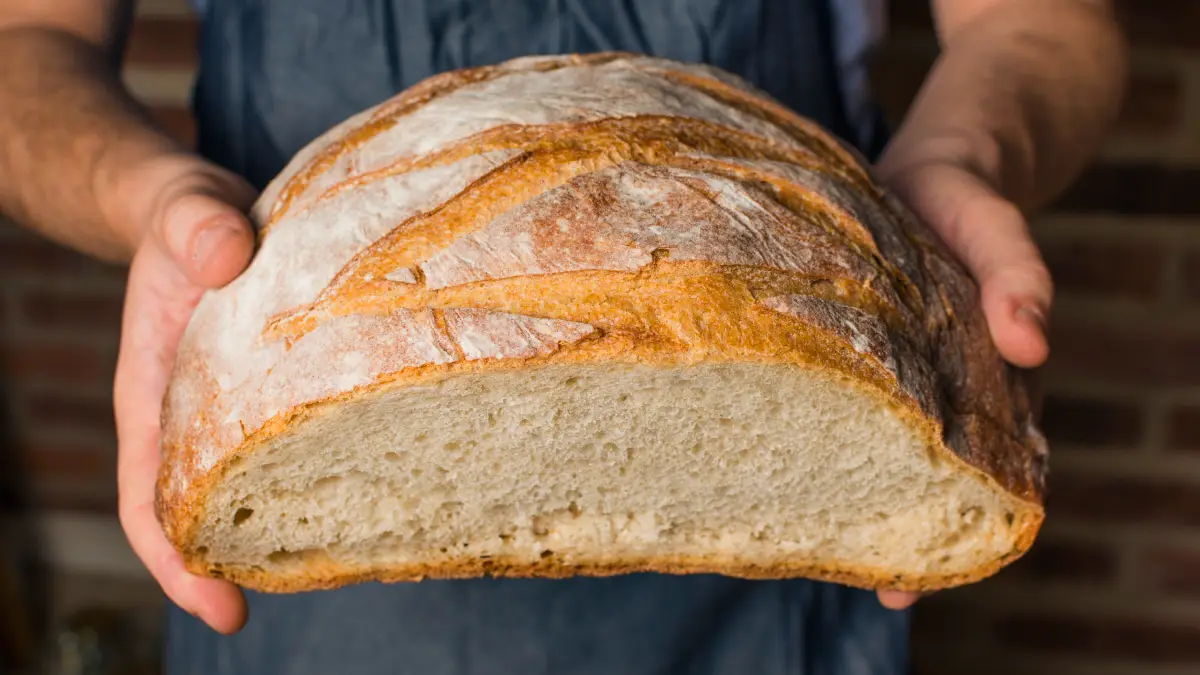 Fini la baguette dure au bout de 24h : l’astuce imparable de mon boulanger que j’utilise désormais »