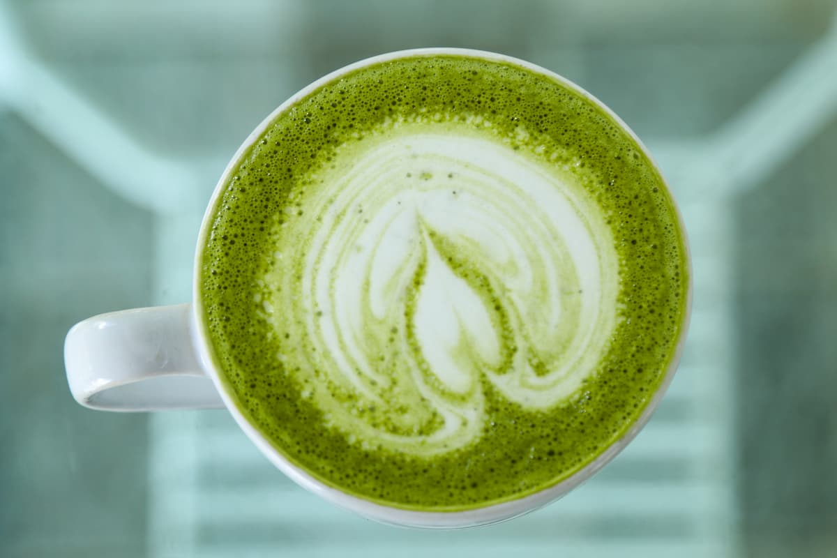 Comment préparer un matcha latte onctueux et maison