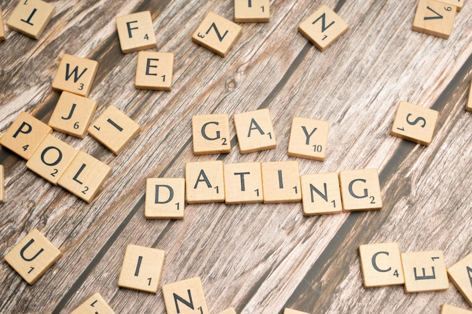 Rencontres gays à Paris : 5 façons de créer des liens vrais